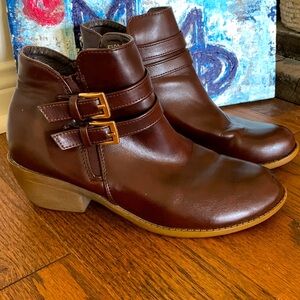 lolla bacchi Brown Ankle Boots straps with Gold Tone buckles Zip Sz 6-6.5